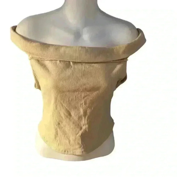 Zara Tops - Zara Cream Off the Shoulder‎ Crop Top